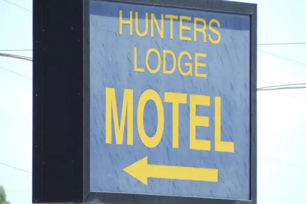 Photo 1 - Hunters Lodge Motel