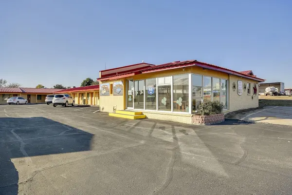 Photo 1 - Route 66 Inn