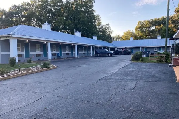 Photo 1 - Budget Inn Express