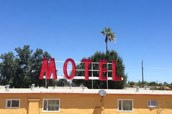 Photo 1 - Valley Motel
