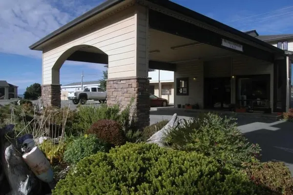 Photo 1 - Gold Beach Inn