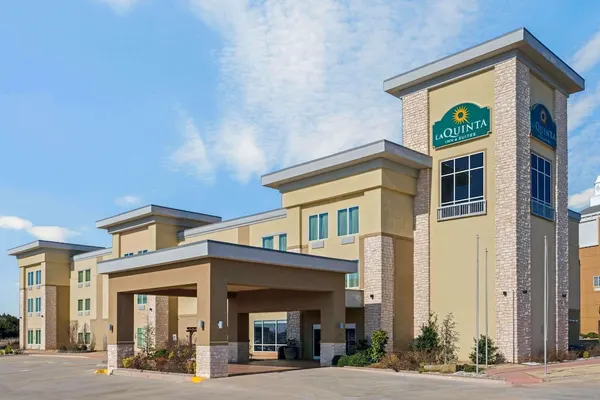 Photo 1 - La Quinta Inn & Suites by Wyndham Guthrie