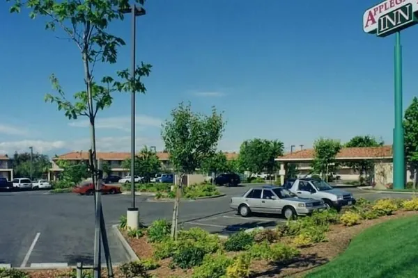Photo 1 - Applegate Inn
