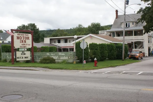 Photo 1 - Northern Peaks Motor Inn