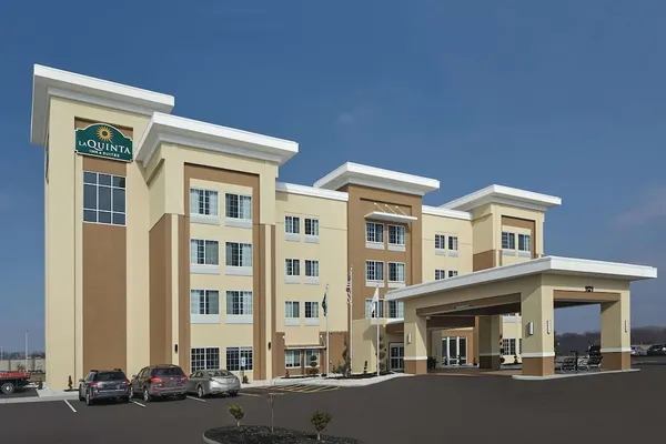 Photo 1 - La Quinta Inn & Suites by Wyndham Springfield IL