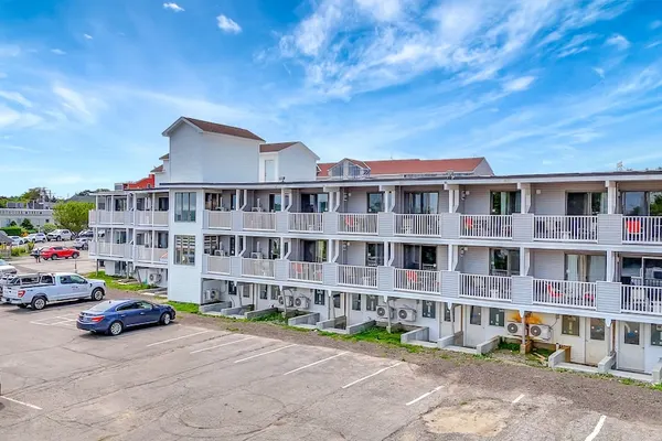 Photo 1 - Harborline Hotel