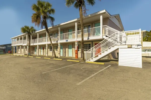 Photo 1 - OYO Hotel Myrtle Beach Kings Hwy