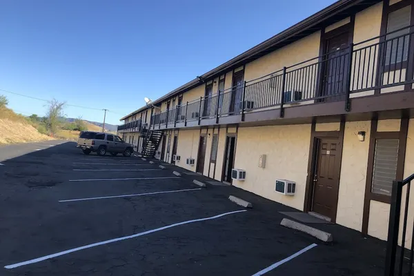 Photo 1 - Golden Hills Motel