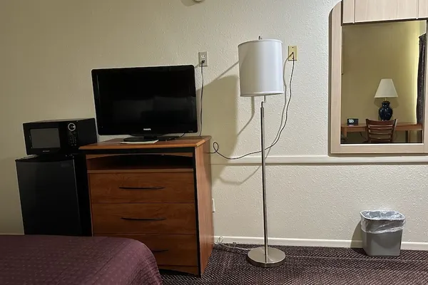 Photo 1 - Economy Inn