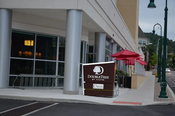 Photo 1 - Doubletree By Hilton Reading