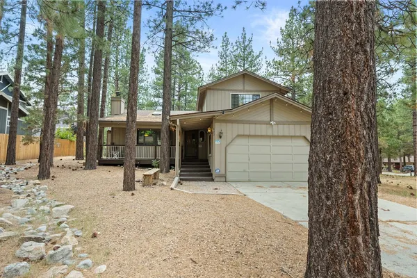 Photo 1 - 423 Pine View Dr