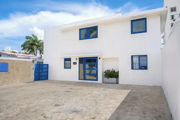 Photo 1 - Ocean Park 3BD-3BA Pool Walktobeach -689