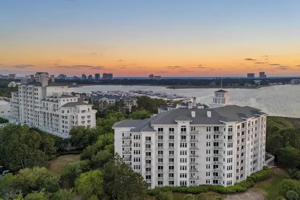 Photo 1 - 2 Resort Studios by Avantstay Sleeps 8, Pool, Shuttle, Tennis, Near Baytowne & Beach