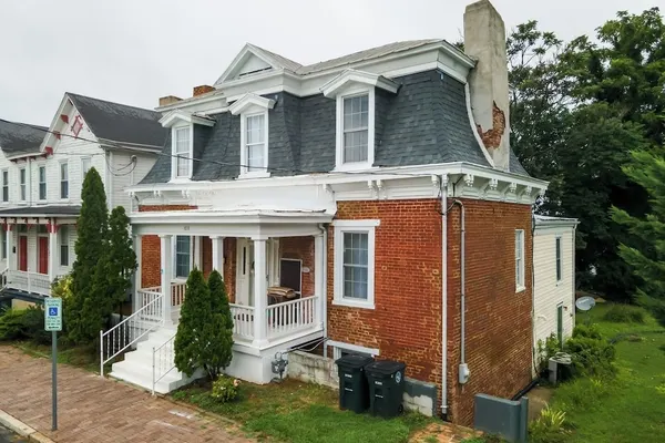 Photo 1 - Central 4BR Historic Gem Near Colleges