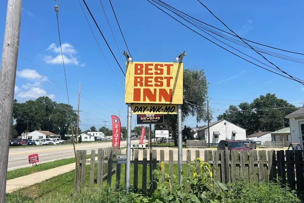 Photo 1 - Hotel O Best Rest Inn Springfield US 36