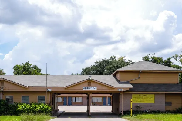 Photo 1 - Capital O Parker Motel Clute Jackson Tx 332