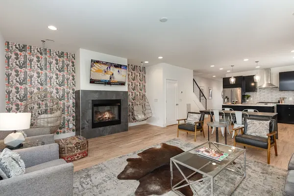 Photo 1 - Citrine-private Patio & Balcony-near Germantown