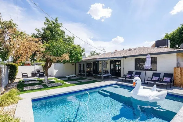 Photo 1 - Old Town Art Deco - Pool&fire Pit - In Old Town