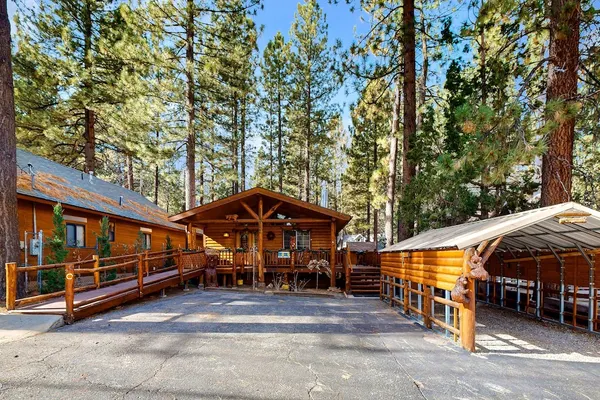 Photo 1 - Craftsman Hideaway #630