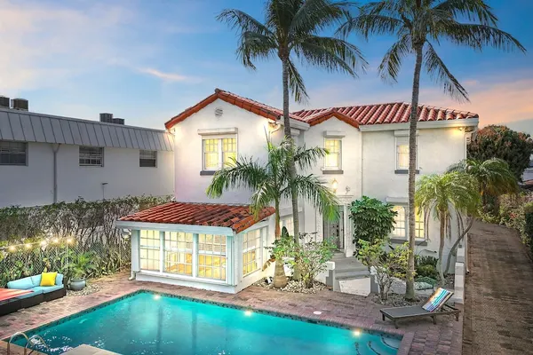 Photo 1 - 1926 Mediterranean Home With Heated Pool Sleeps 12