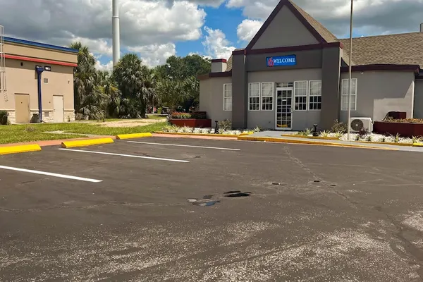 Photo 1 - Motel 6 – Lake City, Fl – Medical Center