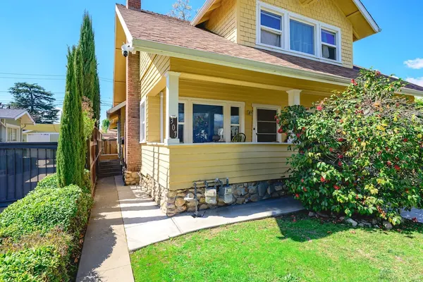 Photo 1 - Near LA Cozy Home With Full Kitchen Laundry