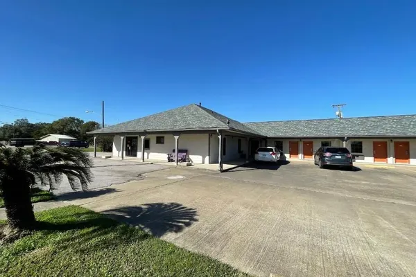 Photo 1 - WESTERN INN