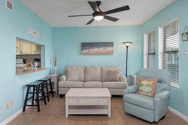 Photo 1 - Sea Breeze #305