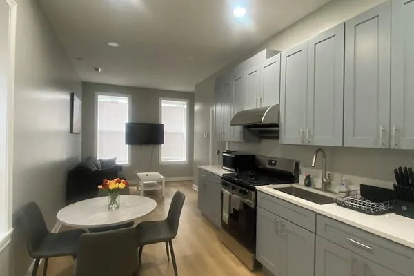 Photo 1 - Stylish Apartment near Chicago Downtown