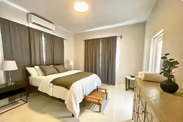 Photo 1 - Breathtaking 3-Br Beachside Apt