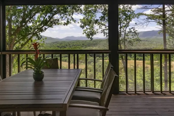 Photo 1 - Shenandoah Retreat - Family Home