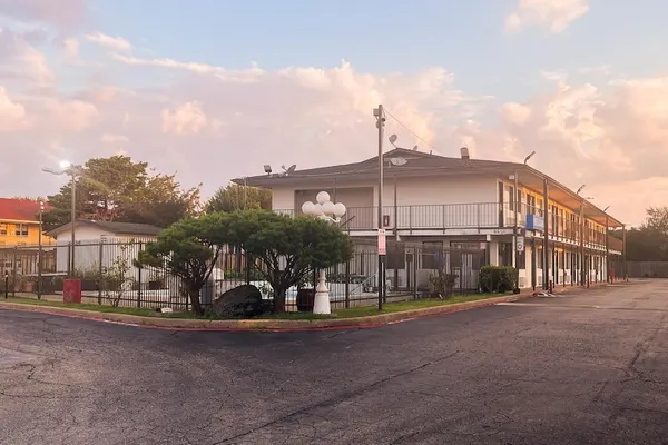 Photo 1 - Motel 6 Dallas, Tx – St. Augustine / Hwy 175