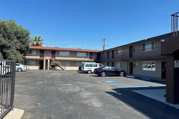 Photo 1 - Driftwood Motel - Colton