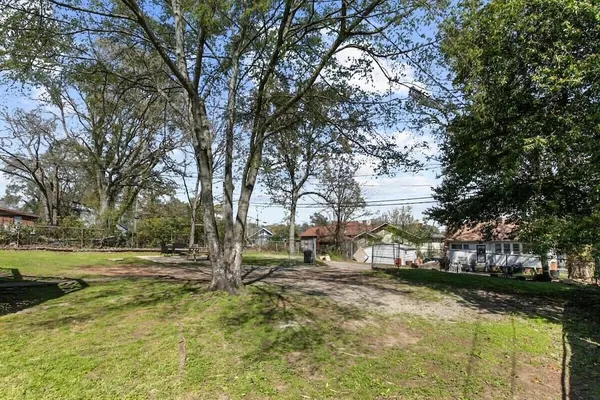 Photo 1 - Avenue South Serene