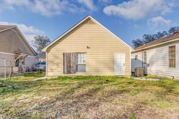 Photo 1 - Cedar Ave Escape