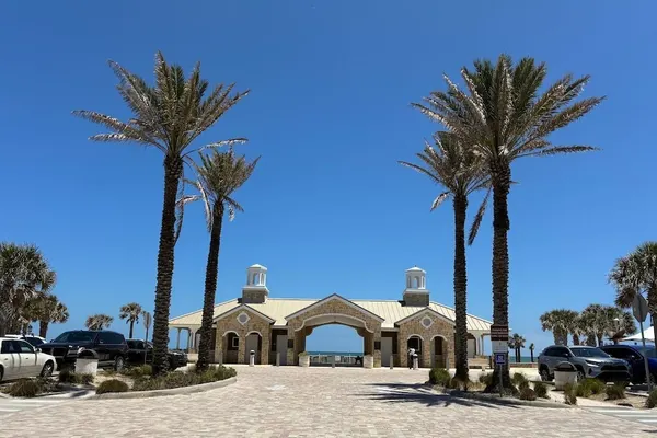 Photo 1 - Georgian Inn Beach Club
