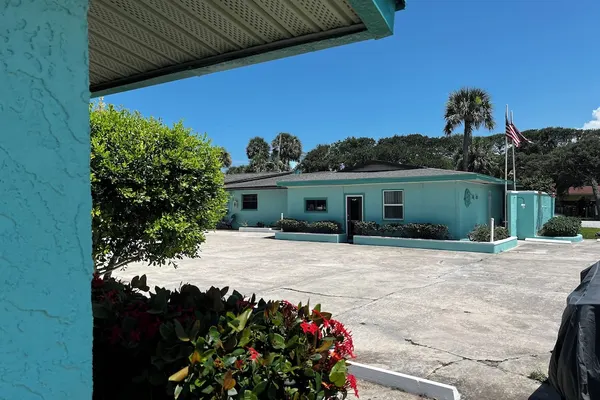 Photo 1 - Surfside Suites