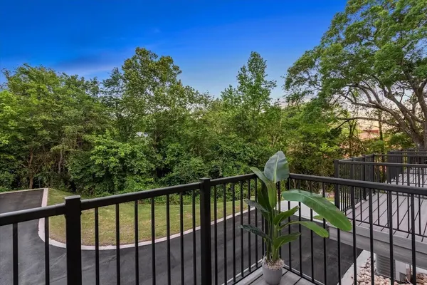Photo 1 - 3BR King Townhouse in Uptown CLT