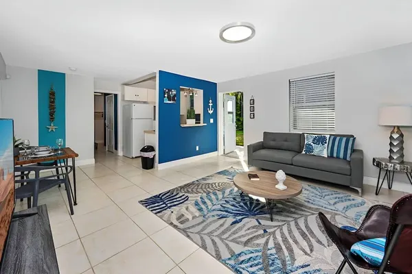 Photo 1 - Ocean Breeze Home in Hollywood