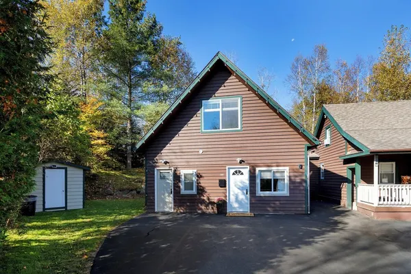 Photo 1 - Cozy Modern Home