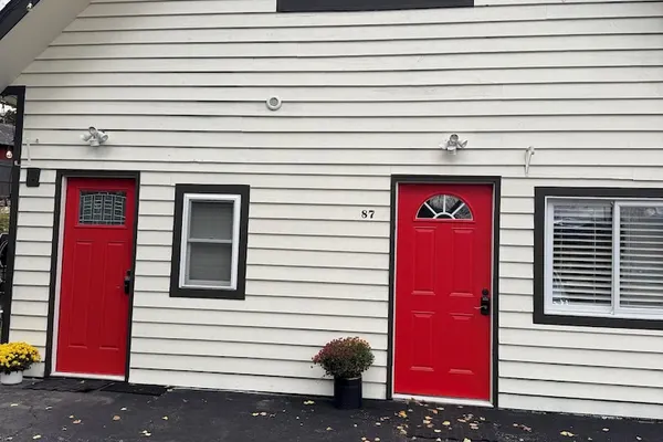 Photo 1 - Cozy Modern Home