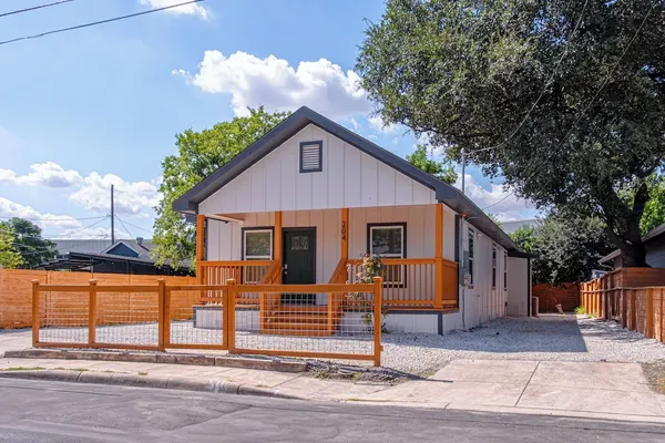 Photo 1 - Comfy and Happy Stays Near Riverwalk and Downtown!