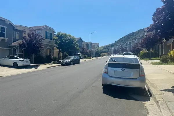 Photo 1 - Spacious & Cozy Home 3BD 2BA Near SF