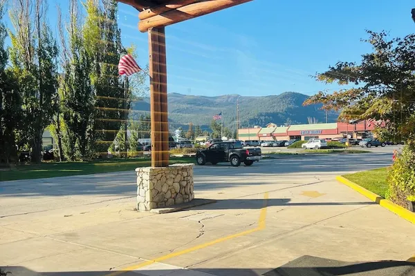 Photo 1 - Sandpoint Inn