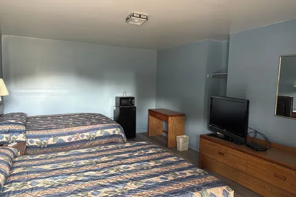Photo 1 - Shady Grove Motel