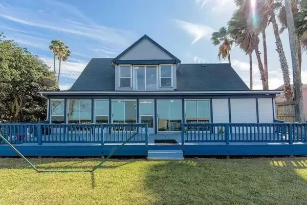 Photo 1 - Bayside Paradise 4BR Home w Patio Games Room