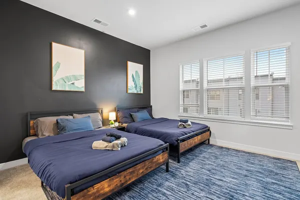 Photo 1 - Luxe King 3BR Townhouse Uptown Charlotte