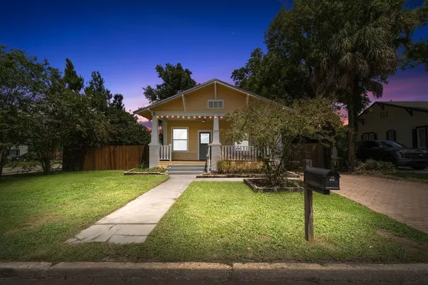 Photo 1 - NEW Lakeland Landing Cute Bungalow by Downtown