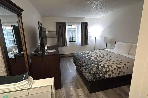 Photo 1 - Heritage Inn