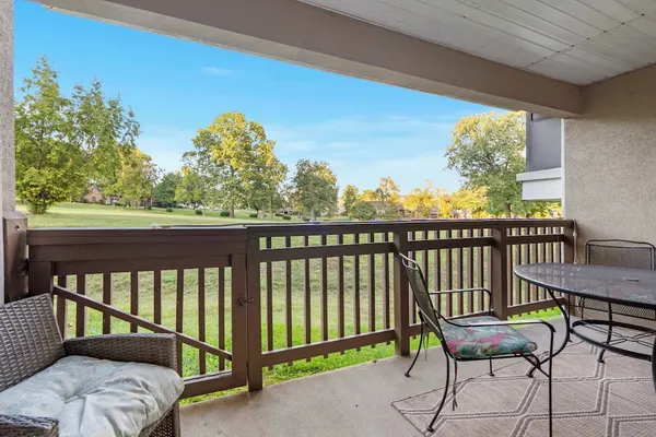 Photo 1 - Fairway Retreat Stay for 6